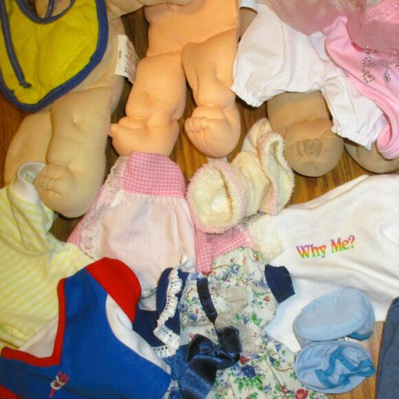 Lot Of 6 Cabbage Patch Kids Dolls & 23 Clothes Assorted Outfits Accessories TLC - Picture 5 of 6